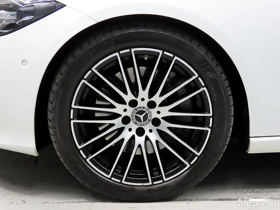 Mercedes-Benz C-Class C300 4MATIC 2023 — thumbnail 2