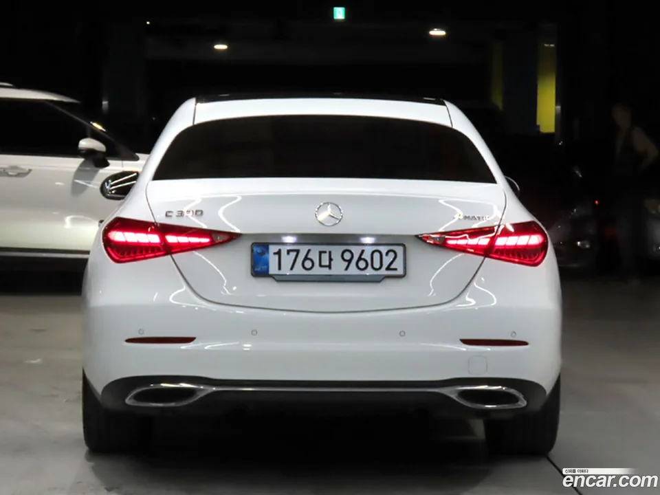 Mercedes-Benz C-Class C300 4MATIC 2023 — thumbnail 4