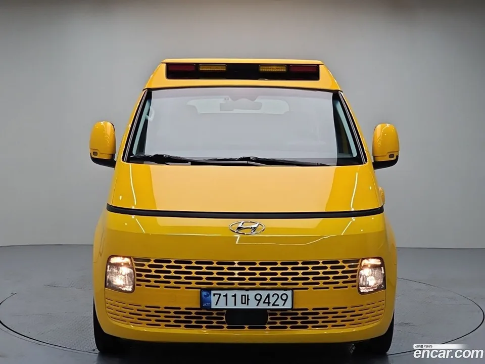 Hyundai Staria L3.5 2022 — thumbnail 3