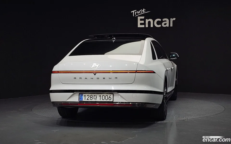 Hyundai Grandeur Hybrid 2023 — thumbnail 4