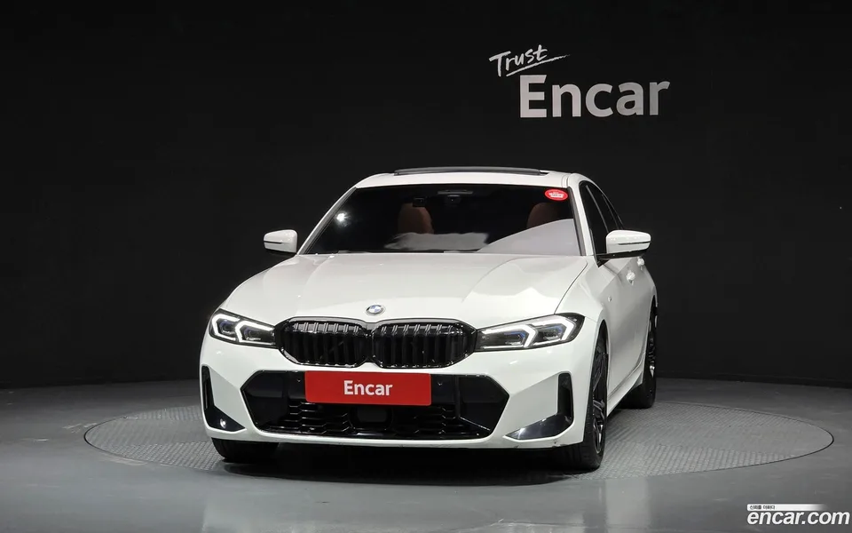 BMW 3 Series 320i M 2024 — thumbnail 3
