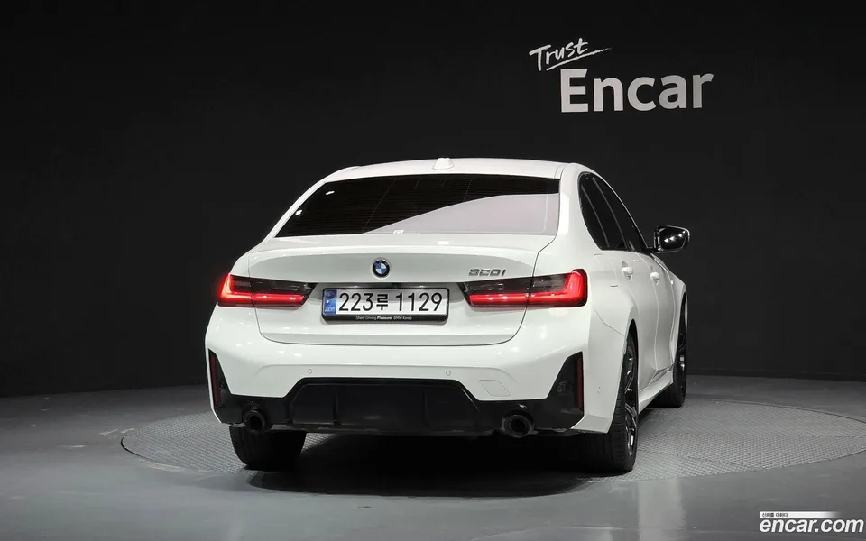 BMW 3 Series 320i M 2024 — thumbnail 4
