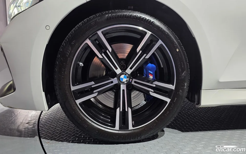 BMW 3 Series 320i M 2024 — thumbnail 5