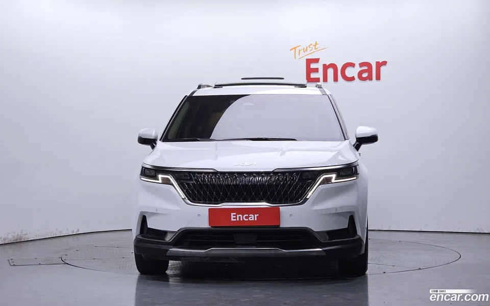 Kia Carnival 9 2023 — thumbnail 3