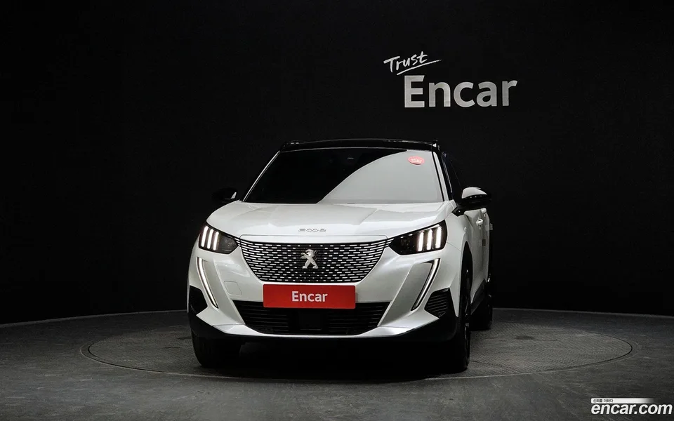 Peugeot e-2008 EV GT 2023 — миниатюра 3