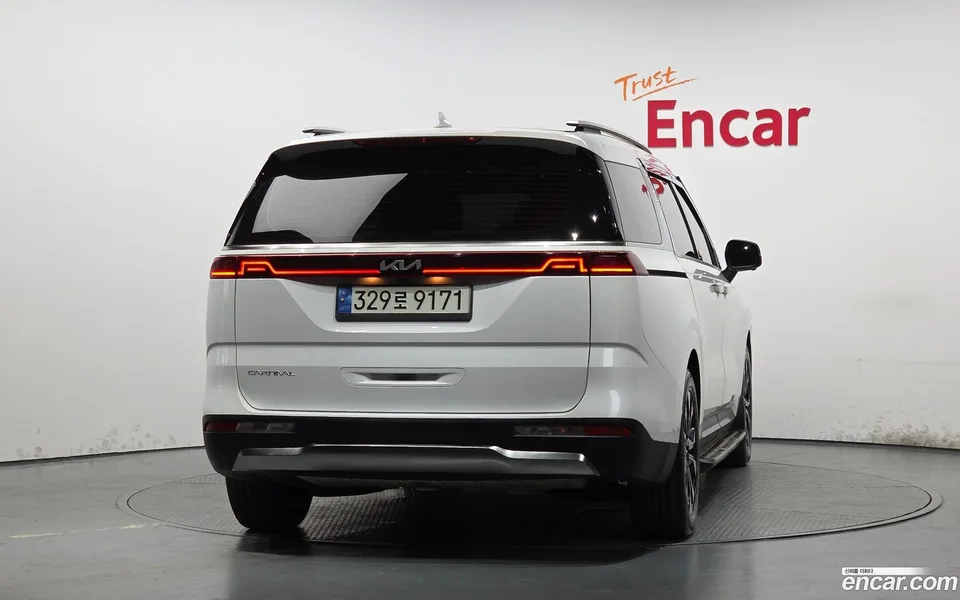 Kia Carnival 9 2022 — thumbnail 4