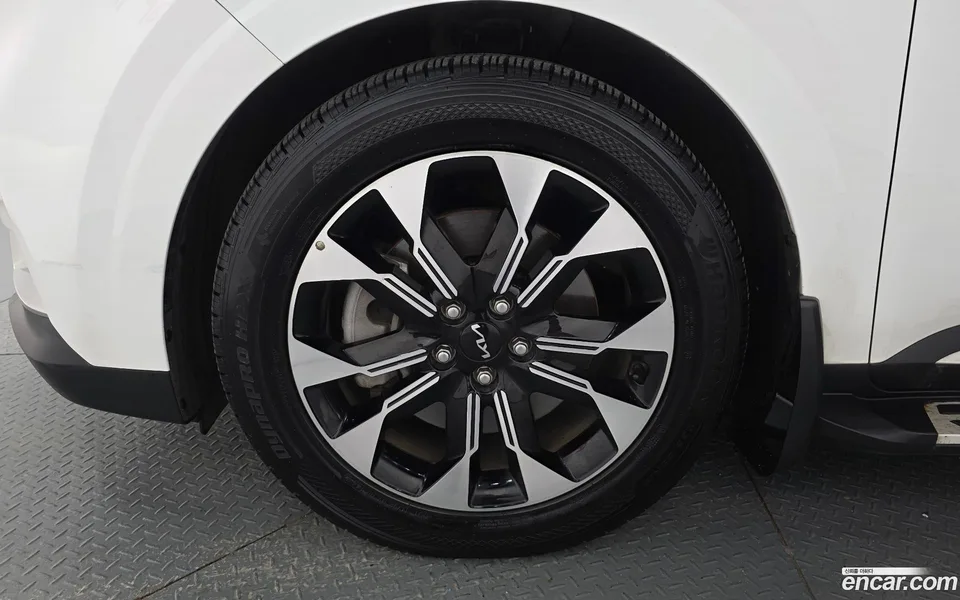 Kia Carnival 9 2022 — thumbnail 5