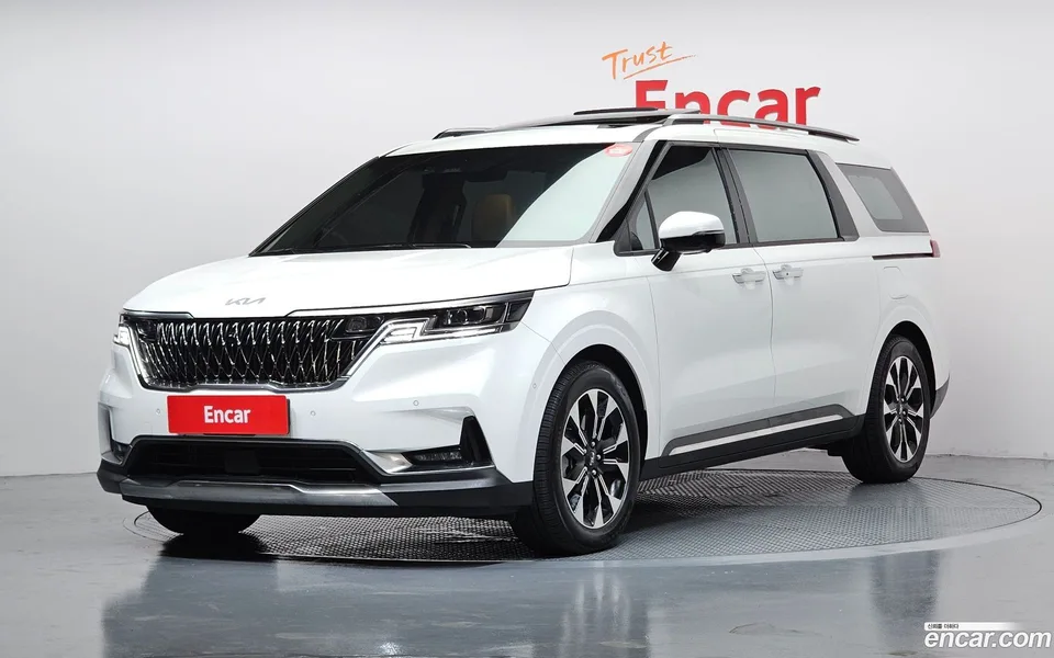 Kia Carnival 9 2022 — photo 1, buy with delivery to Moscow