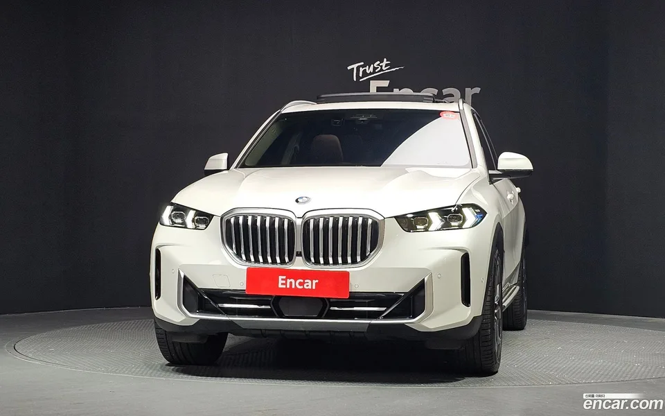 BMW X5 xDrive 40i xLine 2023 — thumbnail 3