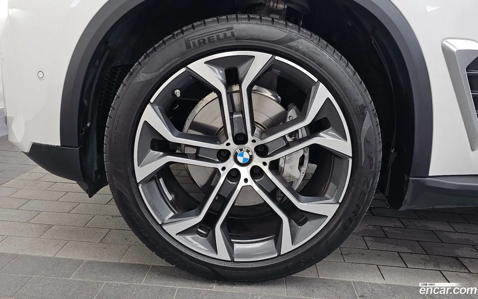 BMW X5 xDrive 40i xLine 2023 — thumbnail 5
