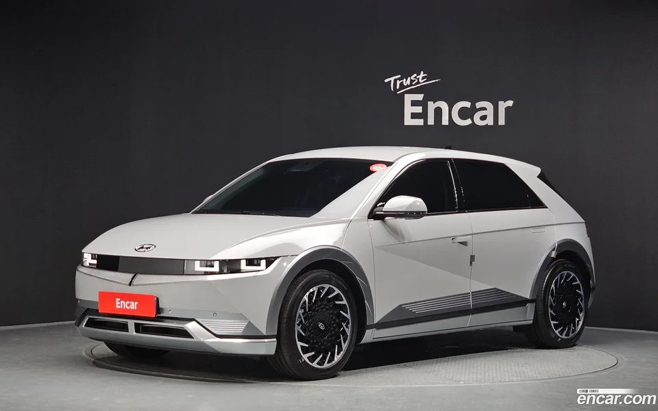 Hyundai Ioniq 5 AWD 2022 — photo 1, buy with delivery to Moscow