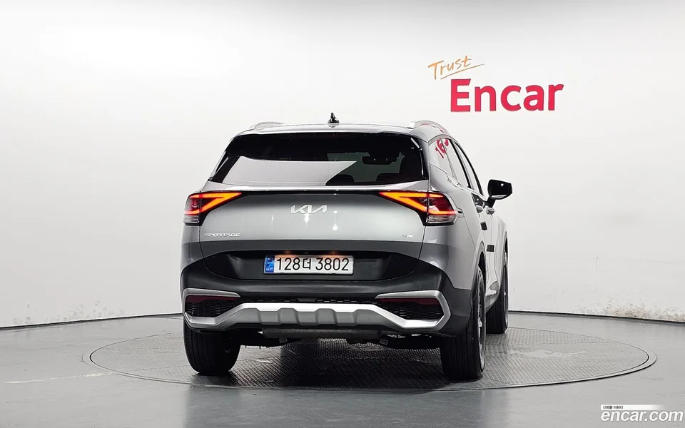 Kia Sportage Hybrid 4WD 2023 — thumbnail 4