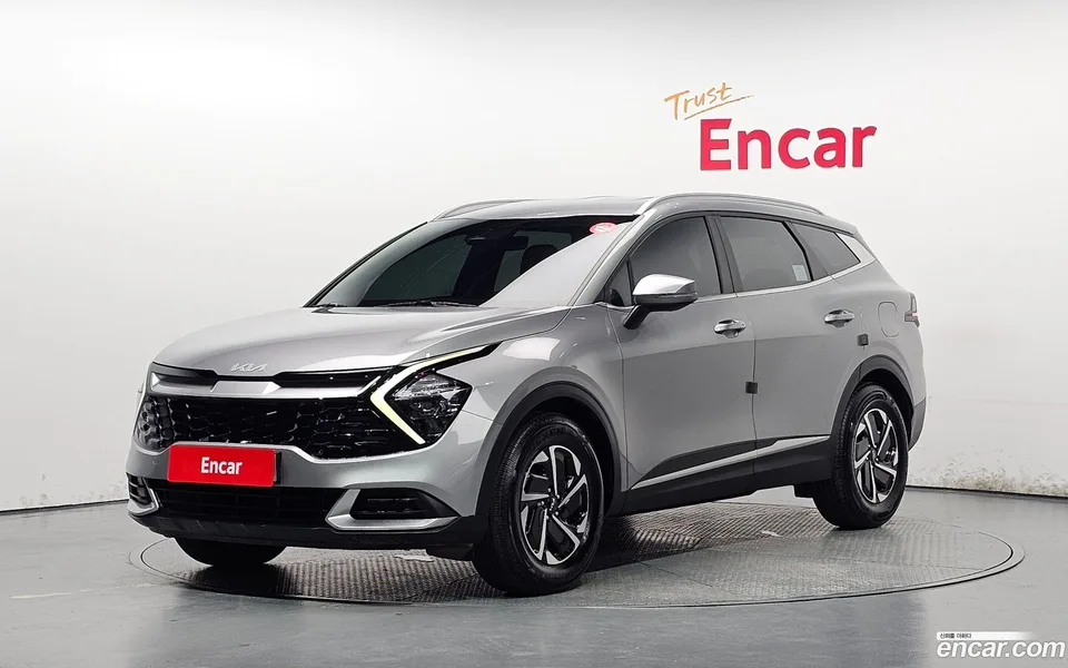 Kia Sportage Hybrid 4WD 2023 — photo 1, buy with delivery to Moscow