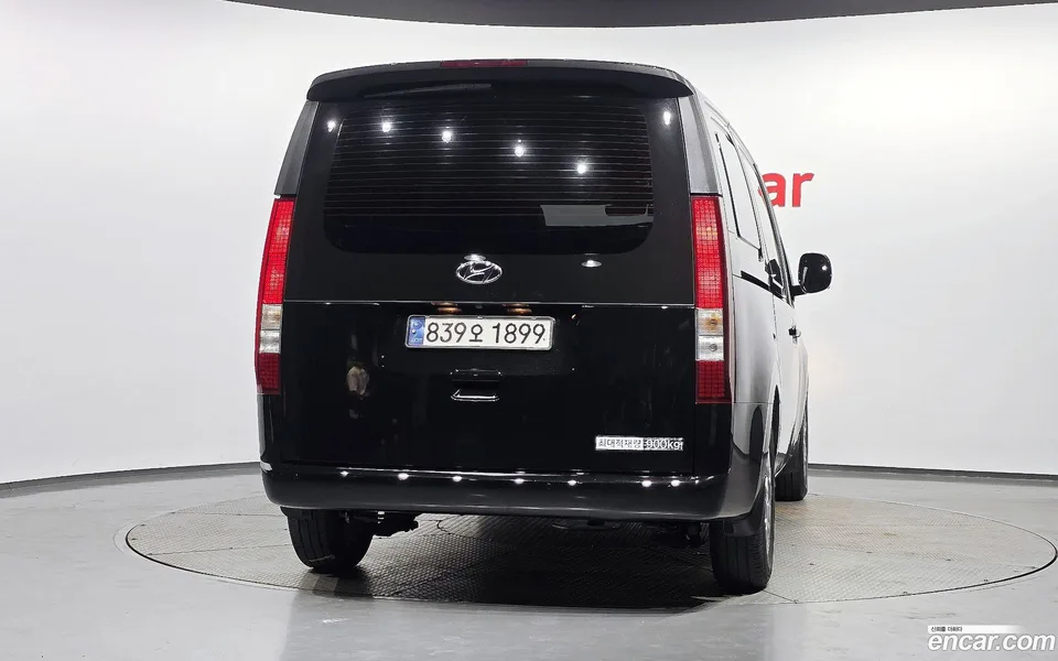 Hyundai Staria 3 2023 — thumbnail 4