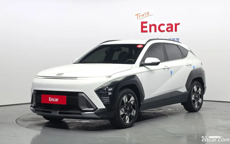 Hyundai Kona Hybrid 2023 — photo 1, buy with delivery to Moscow