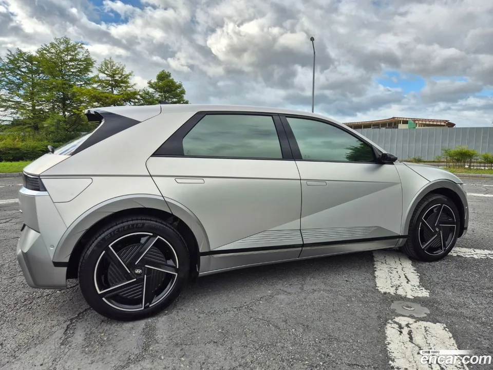 Hyundai Ioniq 5 AWD 2025 — thumbnail 2