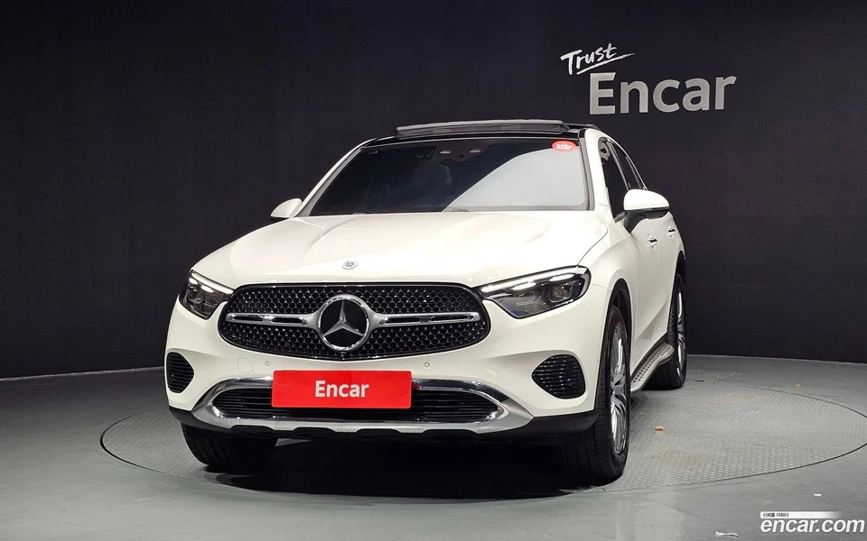Mercedes-Benz GLC-Class GLC300 4MATIC 2025 — thumbnail 3