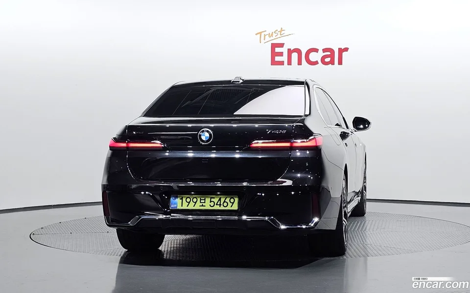 BMW 7 Series 740d xDrive M 2025 — thumbnail 4