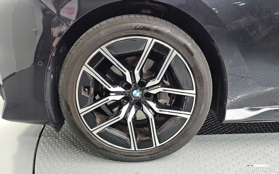 BMW 7 Series 740d xDrive M 2025 — thumbnail 5
