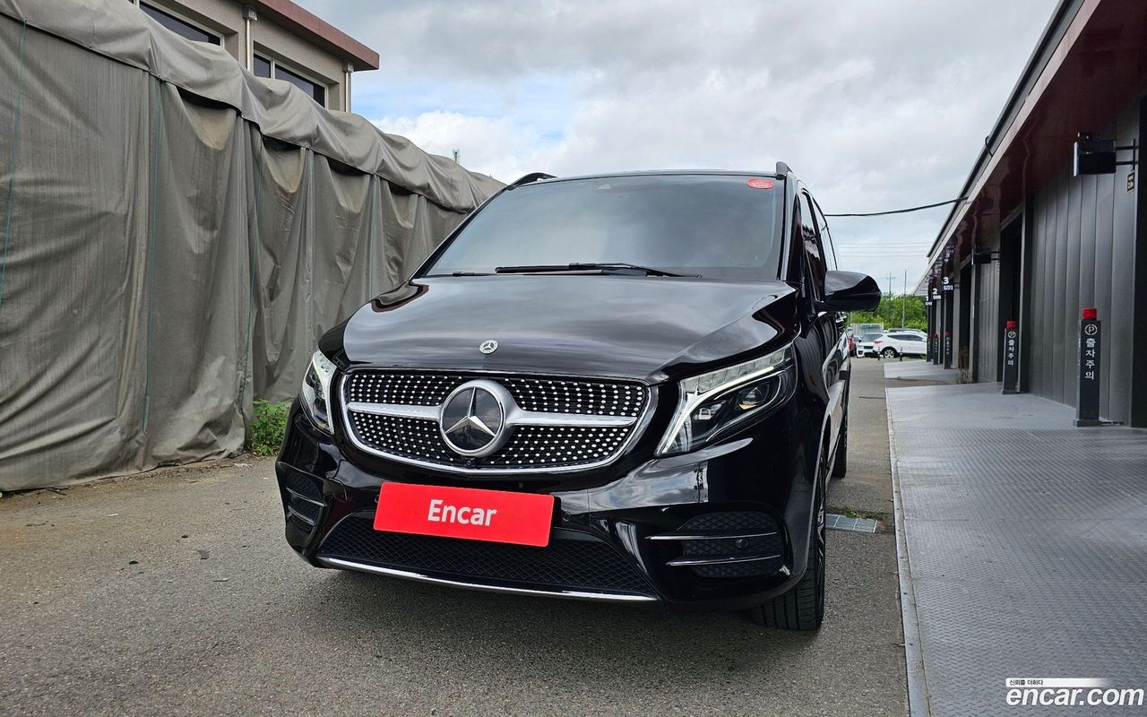 Mercedes-Benz V-Class 2023 — 3