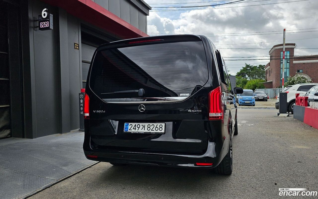 Mercedes-Benz V-Class 2023 — 4