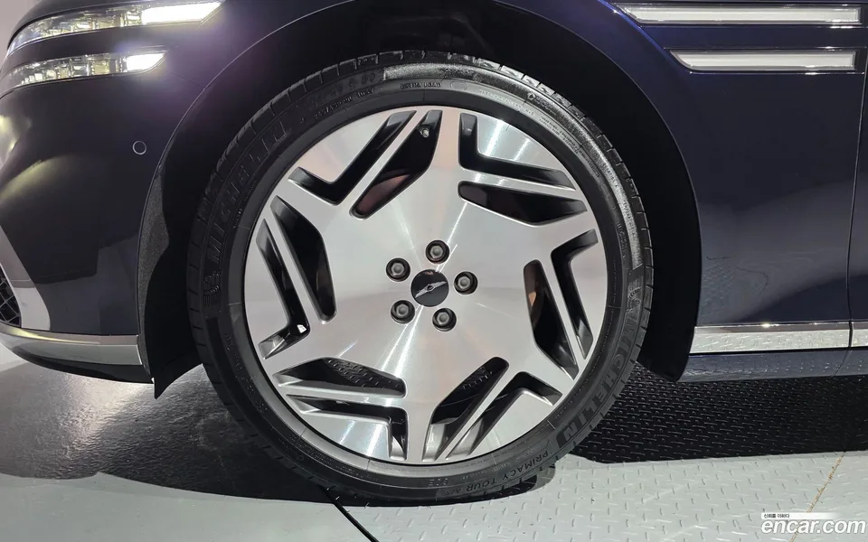 Genesis G90 3.5 e-S/C AWD LWB 2022 — thumbnail 2