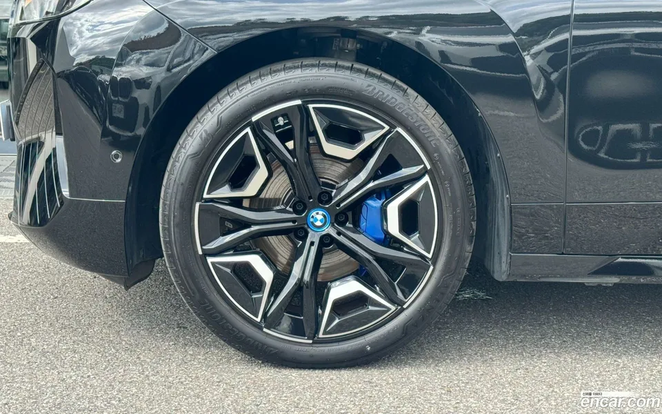 BMW iX xDrive50 2024 — thumbnail 2