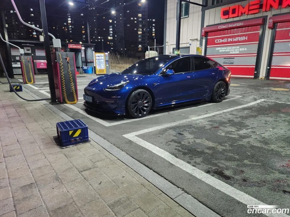Tesla Model 3 AWD 2022 — миниатюра 2