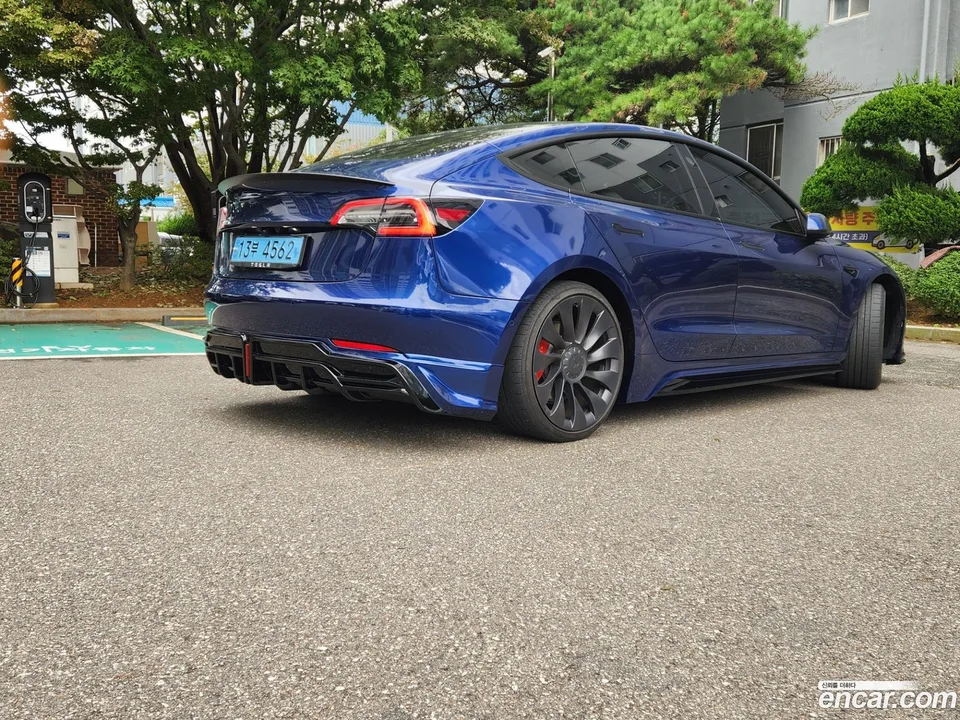 Tesla Model 3 AWD 2022 — миниатюра 4