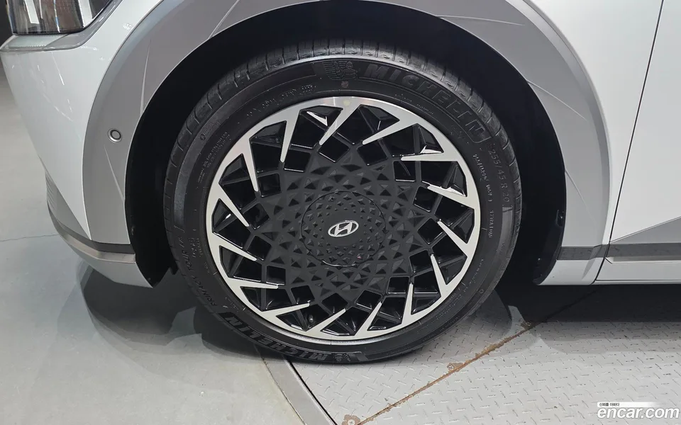 Hyundai Ioniq 5 AWD 2023 — миниатюра 2