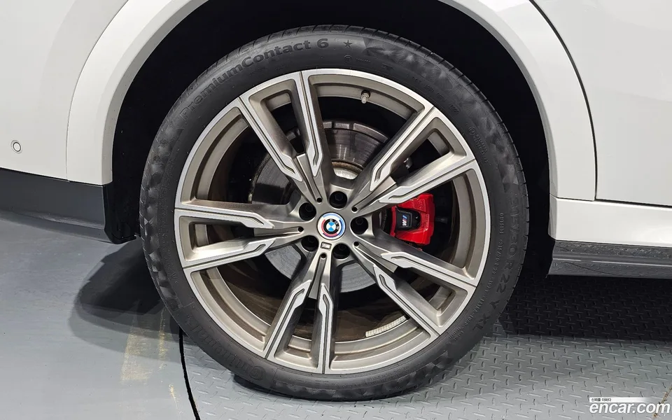BMW X6 M50i 2023 — thumbnail 2