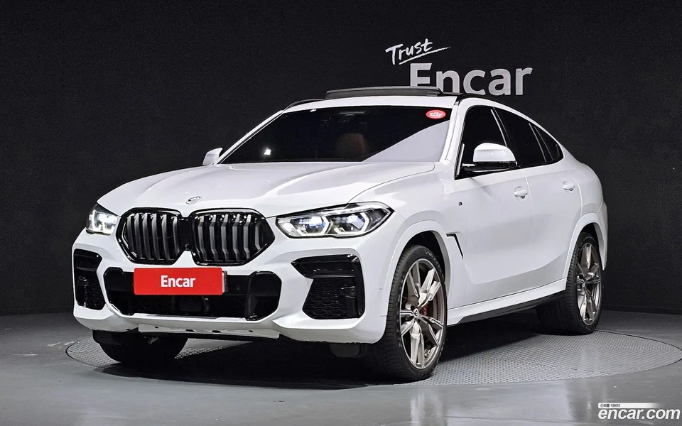 BMW X6 M50i 2023 — photo 1, buy with delivery to Moscow