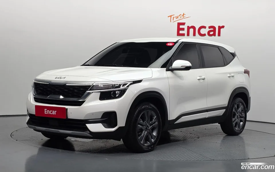 Kia Seltos 1.6 2WD 2022 — photo 1, buy with delivery to Moscow
