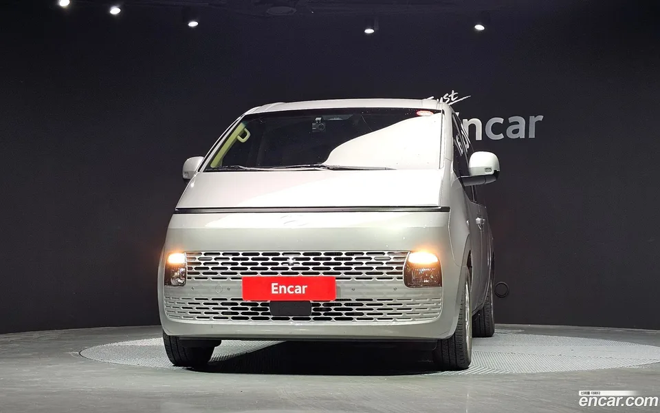 Hyundai Staria 4WD 11 2025 — миниатюра 3