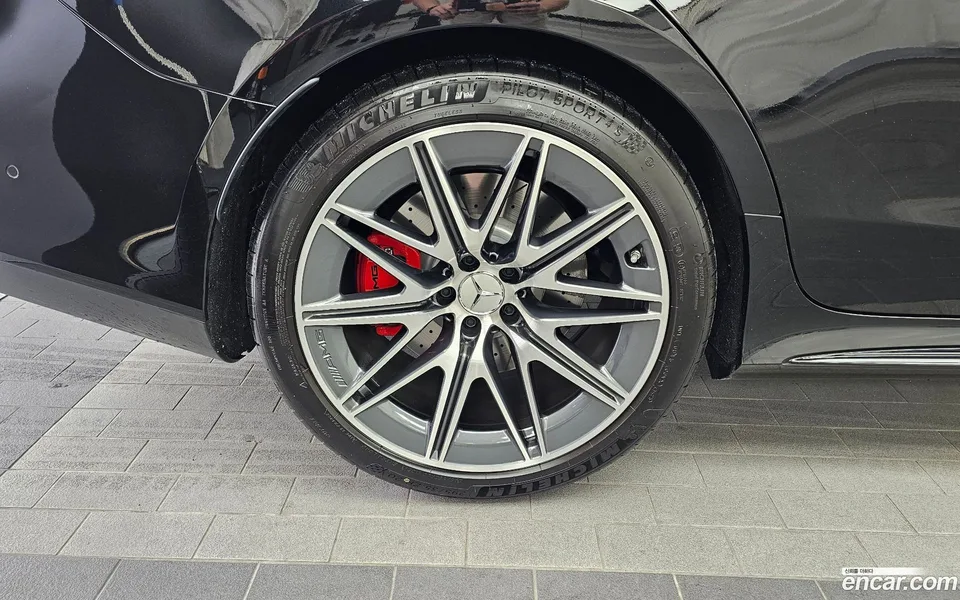Mercedes-Benz AMG GT 4 43 4MATIC+ 2023 — thumbnail 2