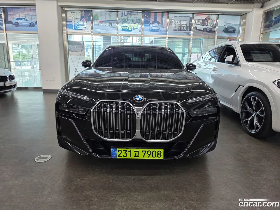 BMW 7 Series 740d xDrive M 2025 — thumbnail 2