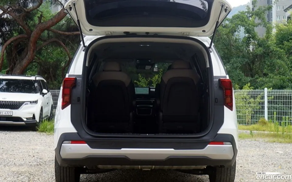 Kia Carnival HEV 9 2025 — thumbnail 2