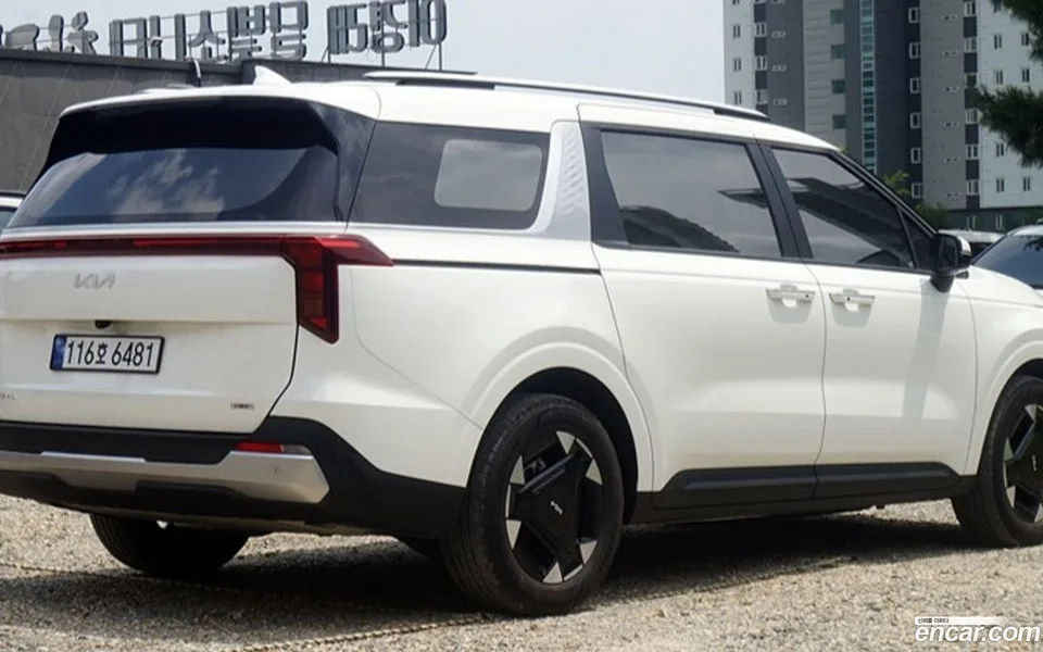 Kia Carnival HEV 9 2025 — thumbnail 4