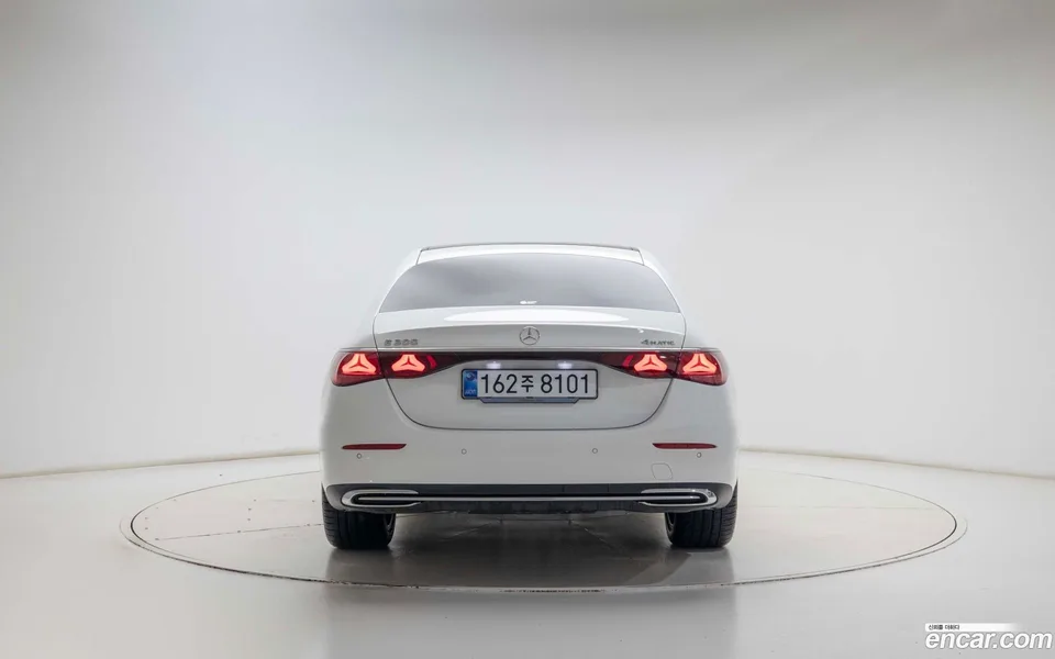 Mercedes-Benz E-Class E300 4MATIC 2026 — thumbnail 4