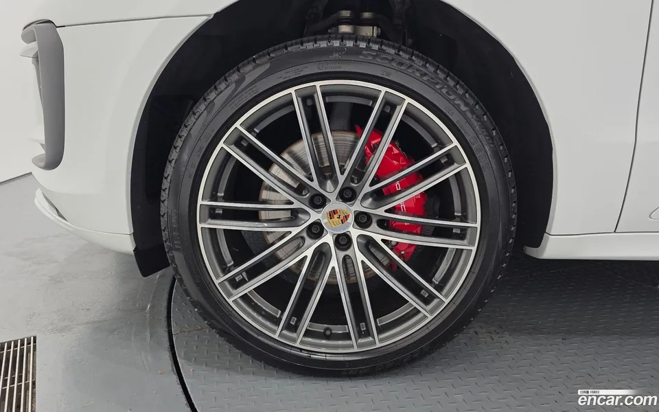Porsche Macan 2.9 S 2023 — миниатюра 2