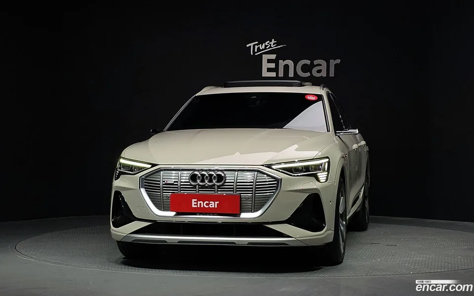 Audi e-tron 55 2022 — thumbnail 3