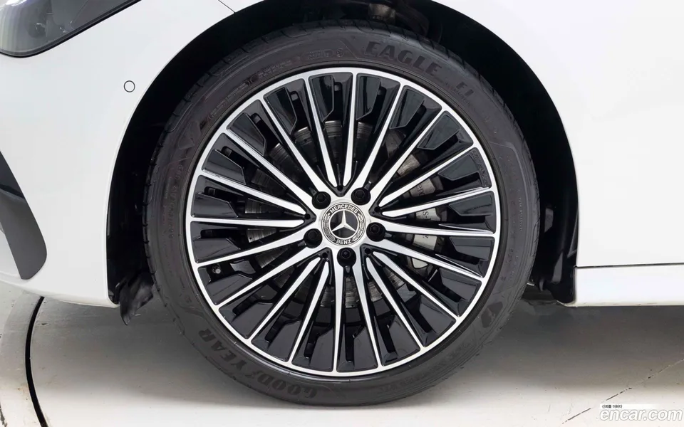 Mercedes-Benz CLE-Class CLE200 2024 — thumbnail 2