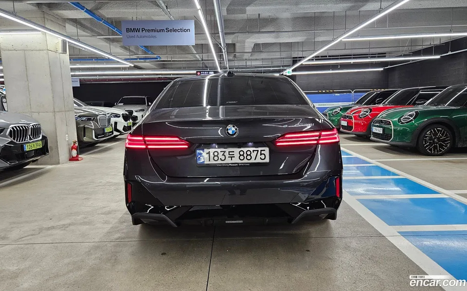 BMW 5 Series 520i M 2023 — thumbnail 4