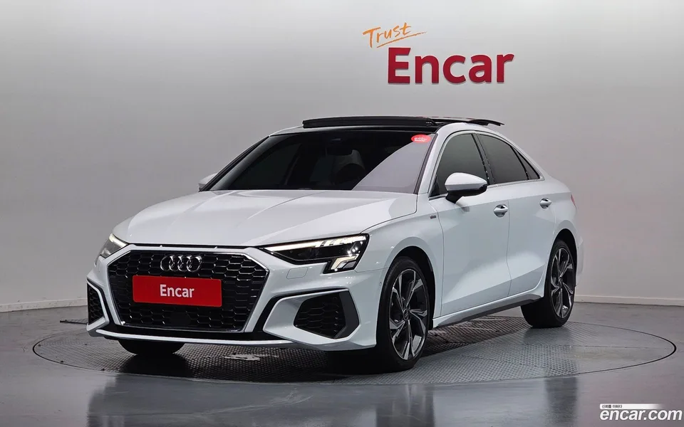 Audi A3 (8Y) 40 TFSI 2023 — photo 1, buy with delivery to Moscow