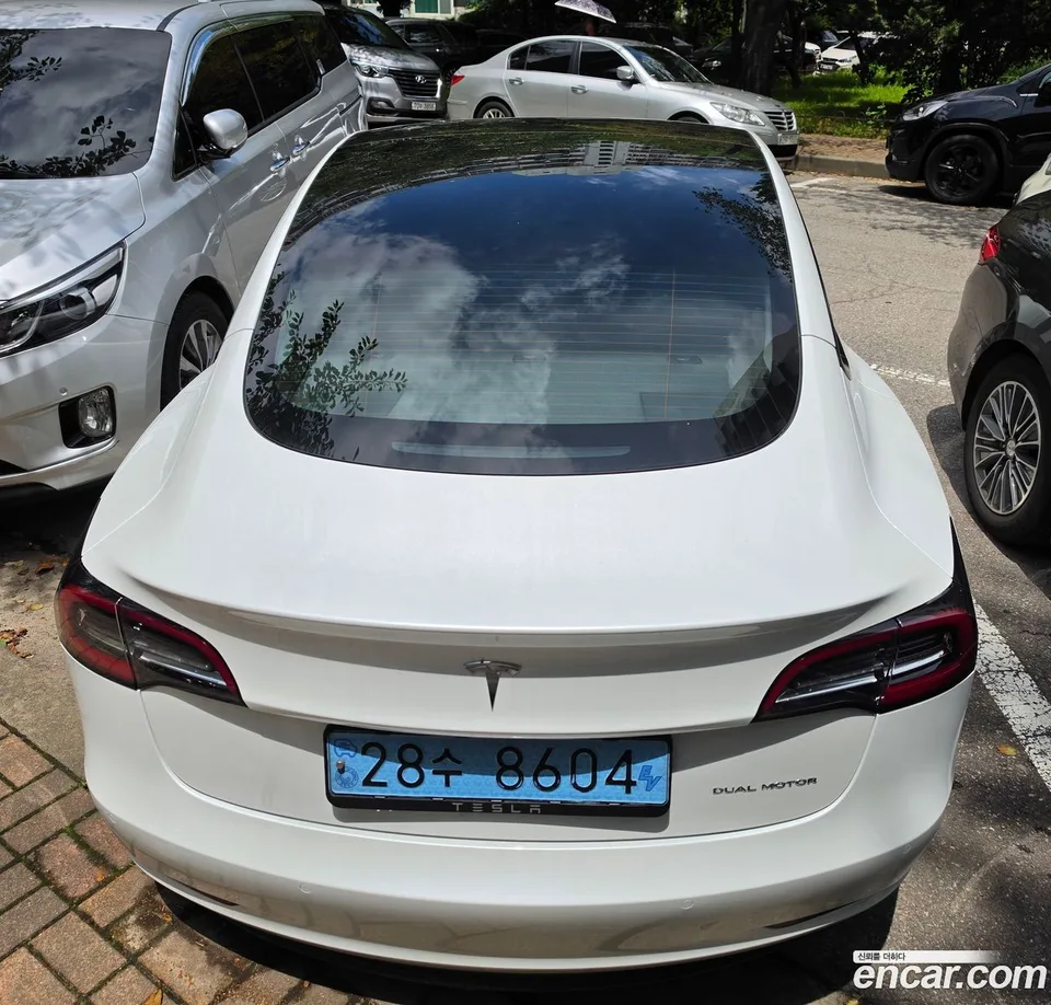 Tesla Model 3 AWD 2022 — thumbnail 4