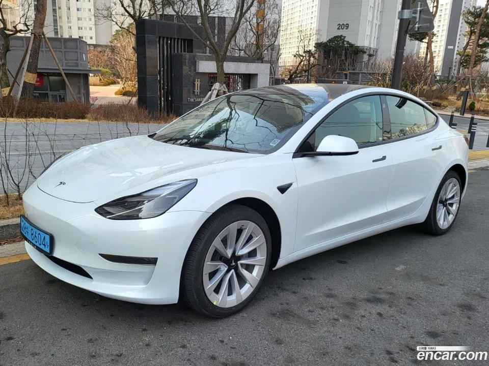 Tesla Model 3 AWD 2022 — photo 1, buy with delivery to Moscow