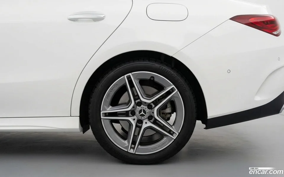 Mercedes-Benz CLA-Class CLA250 4MATIC 2025 — thumbnail 2