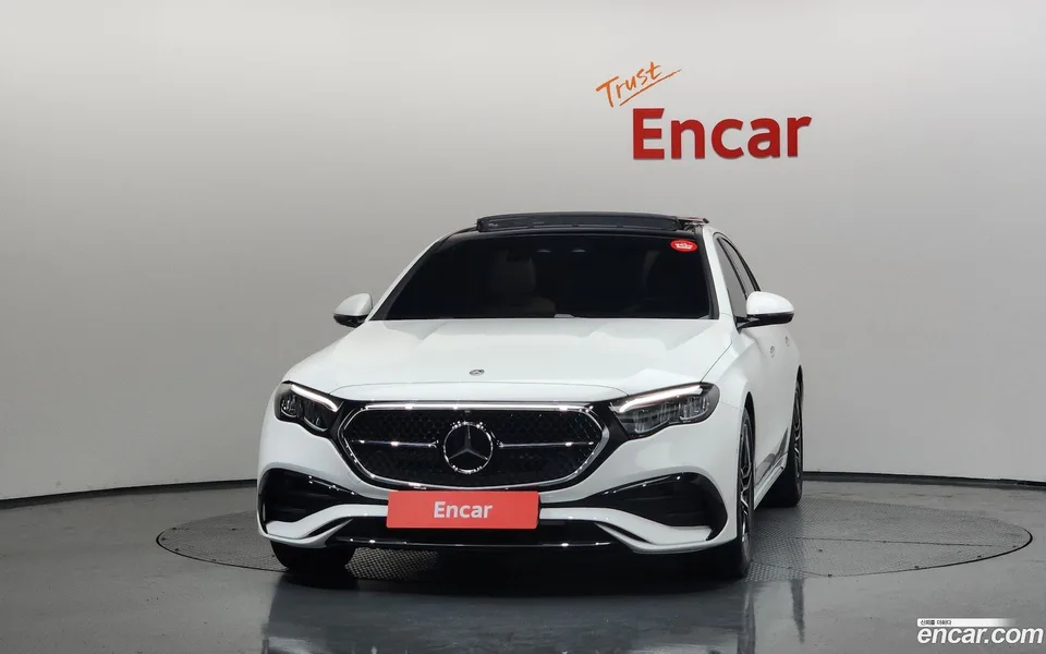 Mercedes-Benz E-Class E200 AMG Line 2025 — thumbnail 3