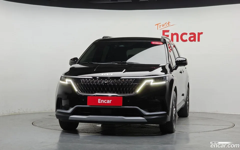Kia Carnival 9 2023 — thumbnail 3