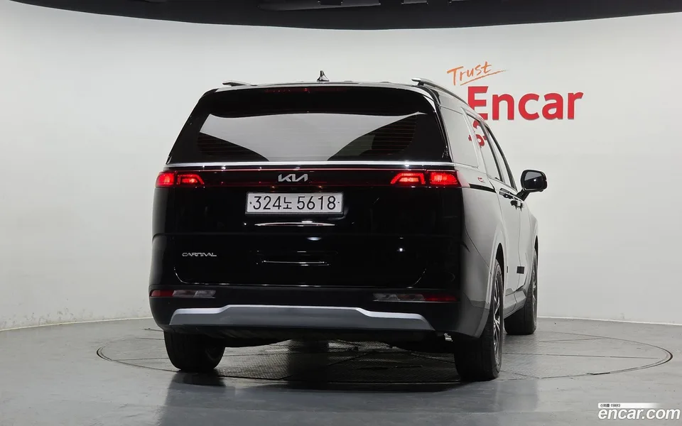 Kia Carnival 9 2023 — thumbnail 4